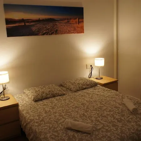 Apartamento Con Jardin Y Piscina En El Balancon Apartment *